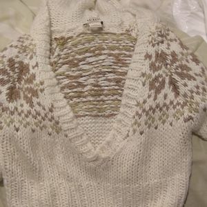 Long sleeve hooded crop top